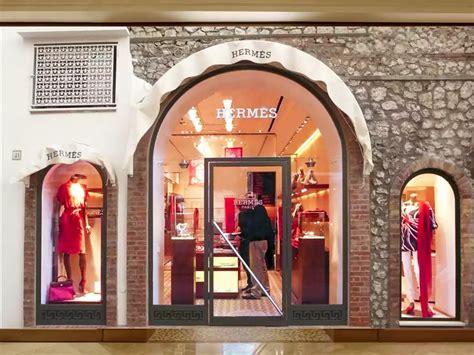 Hermes Stores Capri 